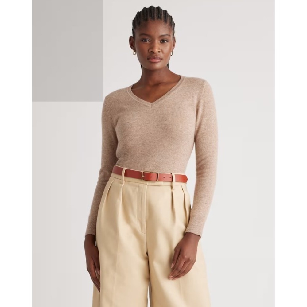 Quince Mongolian Cashmere Sweater Women's Small Oatmeal V Neck Pullover Classic